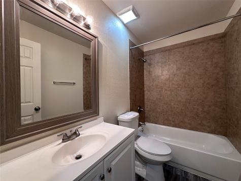 1017 Pleasant Valley Road Garland TX 75040