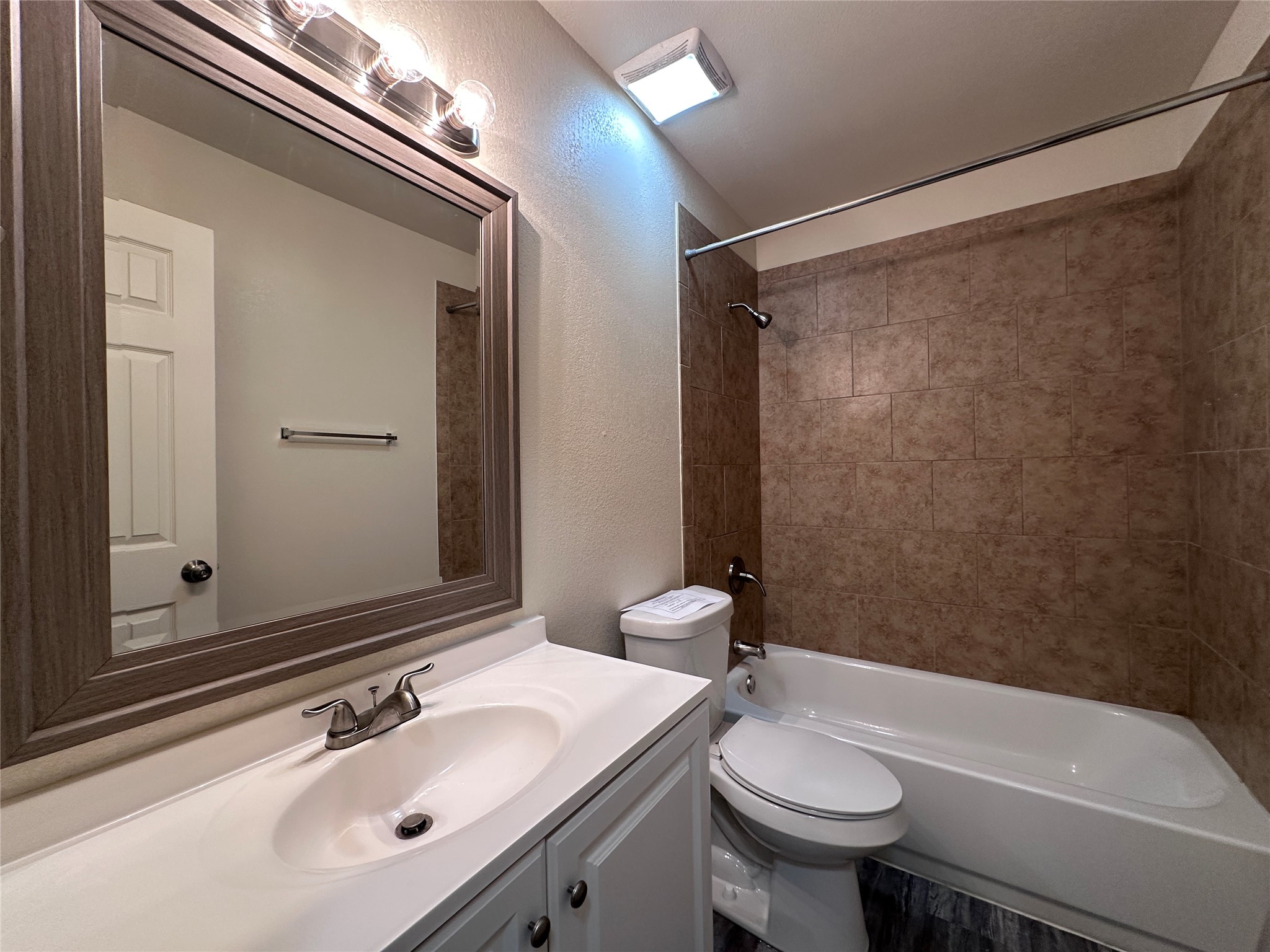 1017 Pleasant Valley Road Garland TX 75040