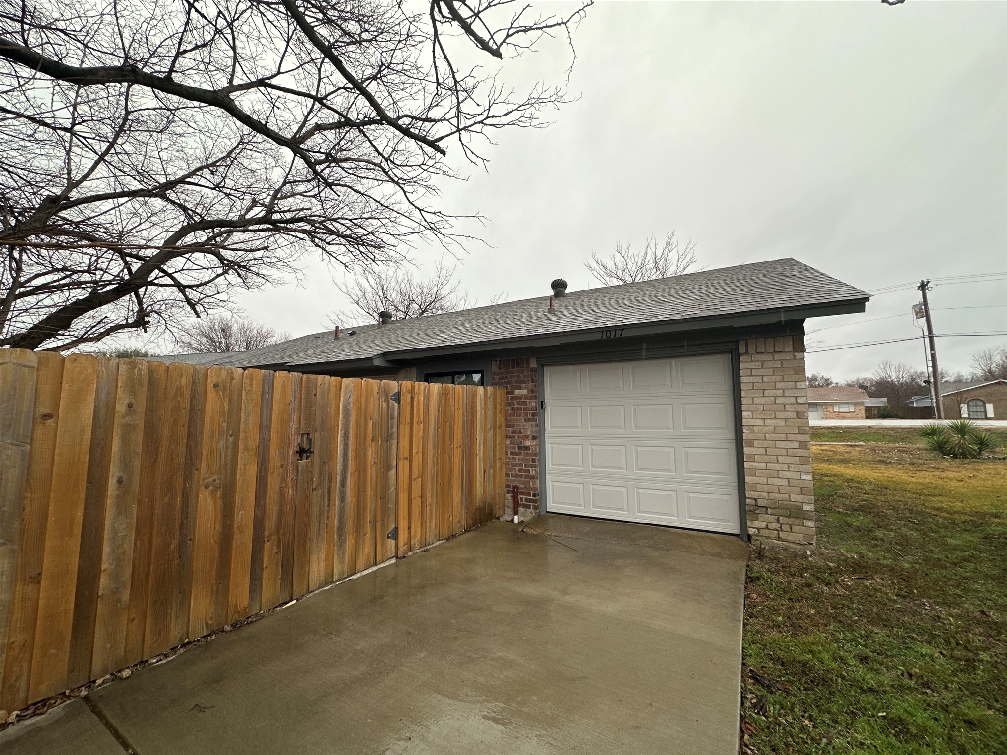 1017 Pleasant Valley Road Garland TX 75040