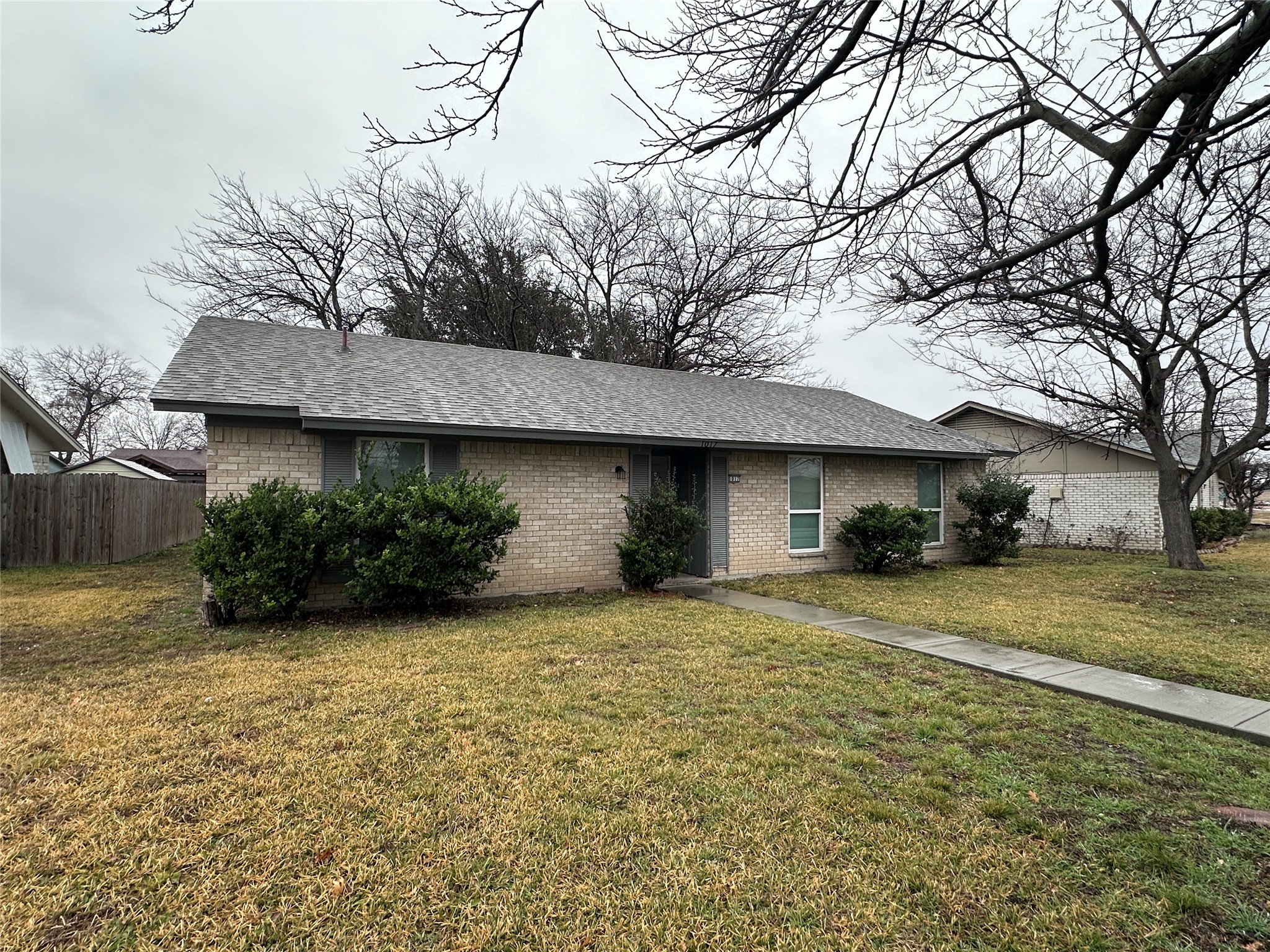 1017 Pleasant Valley Road Garland TX 75040