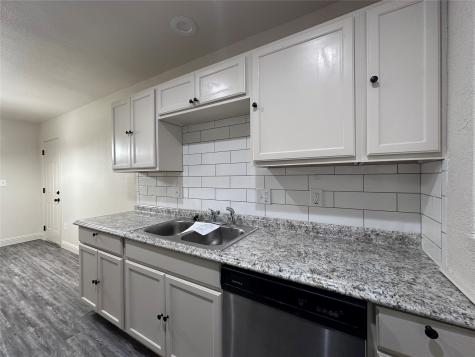 1017 Pleasant Valley Road Garland TX 75040