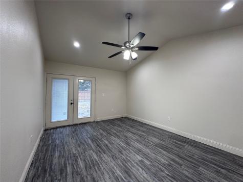 1017 Pleasant Valley Road Garland TX 75040