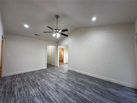 1017 Pleasant Valley Road Garland TX 75040