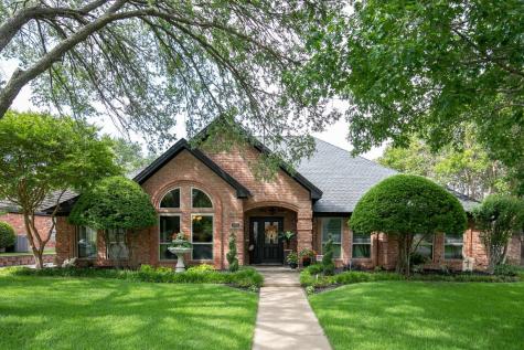 325 Cottonwood Lane Hurst TX 76054