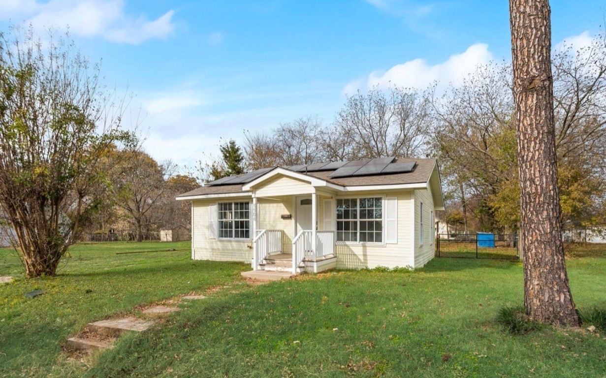 1104 S 4th Street Bonham TX 75418
