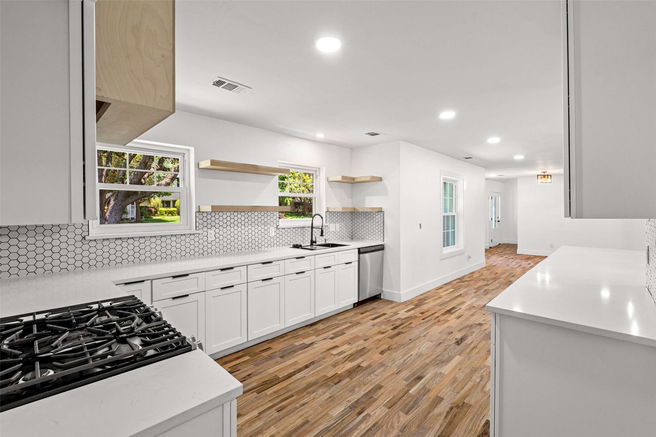 3542 Chellen Drive Farmers Branch TX 75234