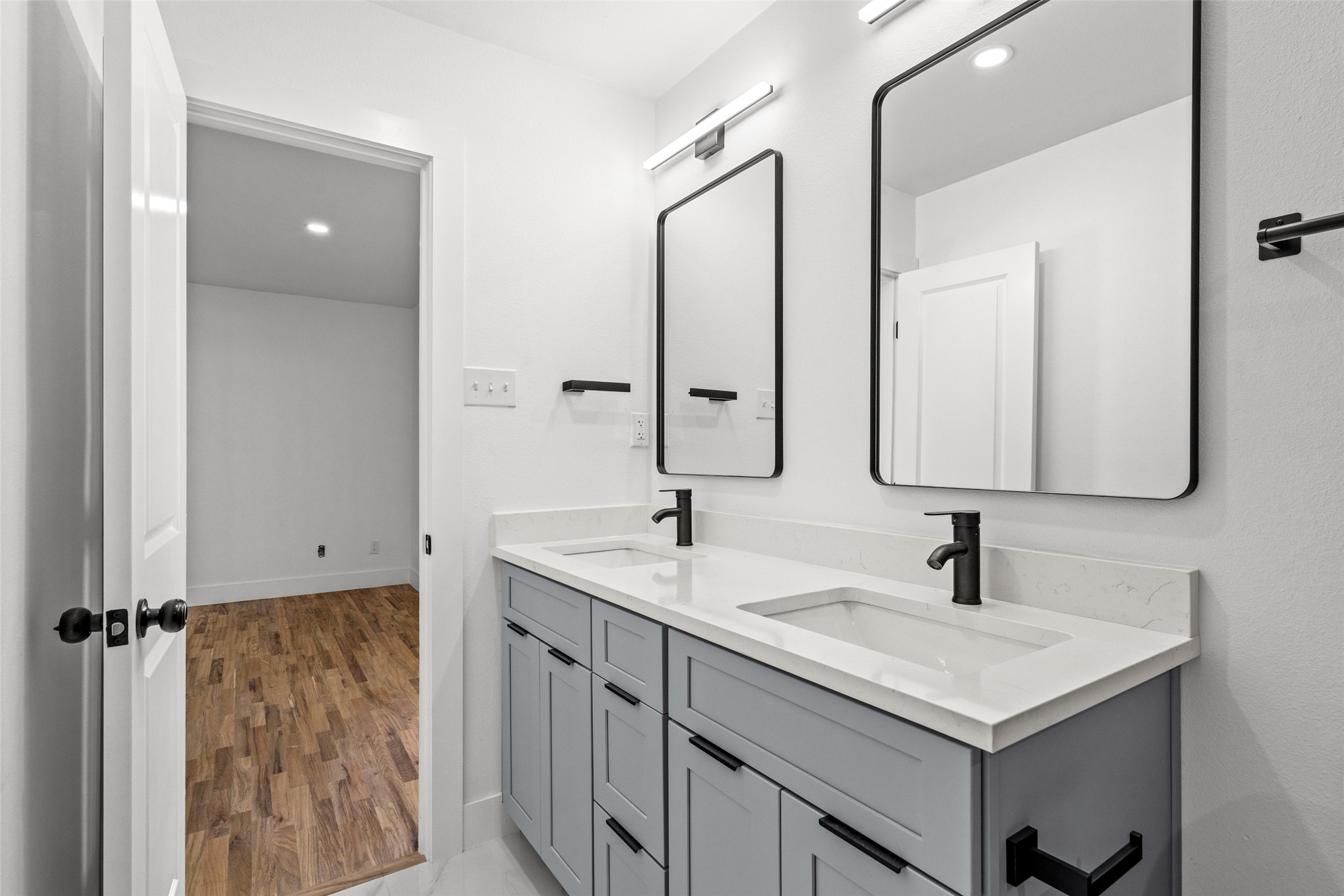 3542 Chellen Drive Farmers Branch TX 75234