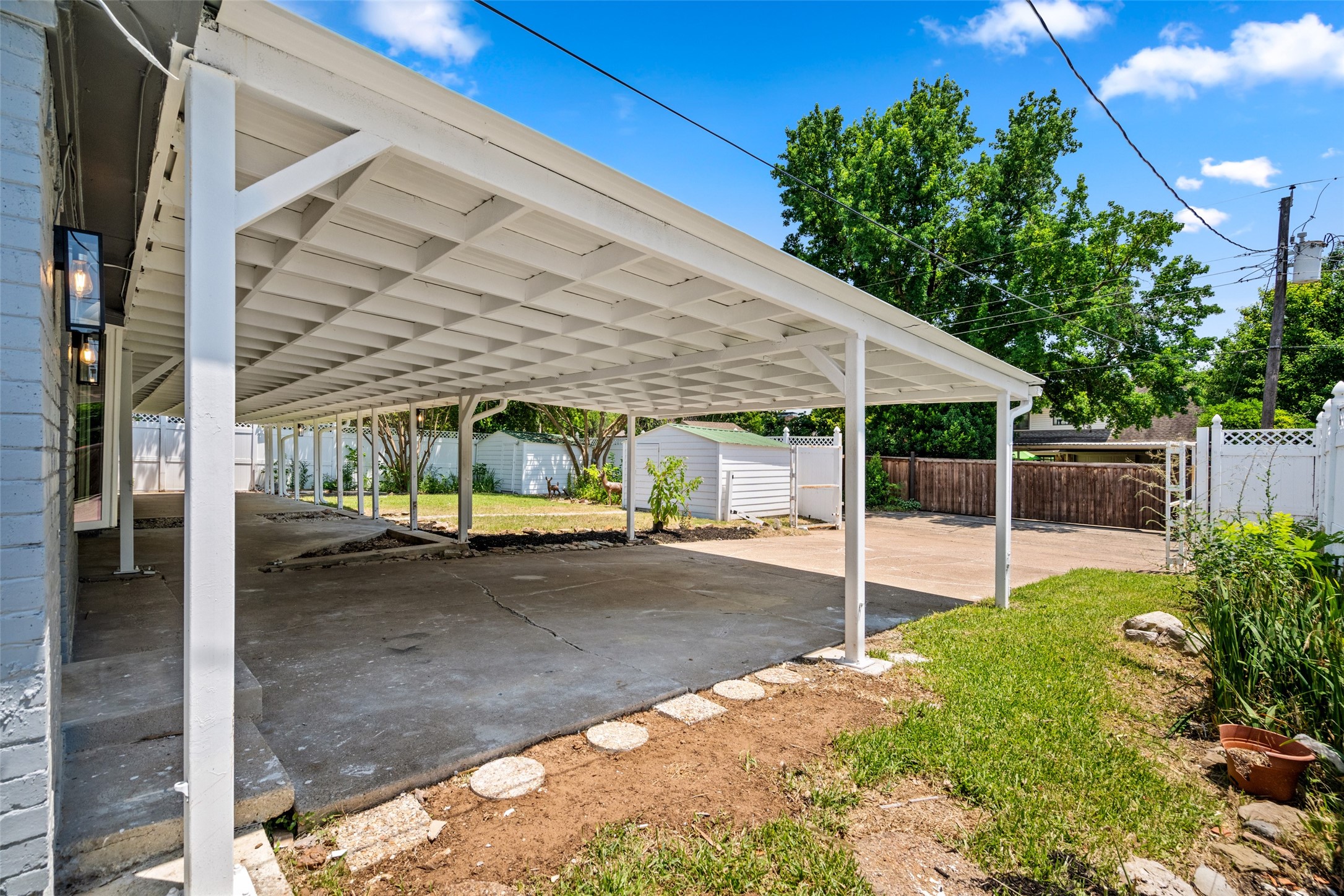 3542 Chellen Drive Farmers Branch TX 75234