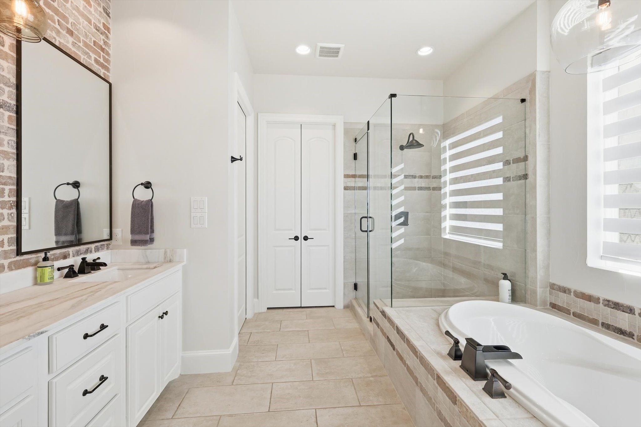 7105 W Hells Gate Drive Strawn TX 76475