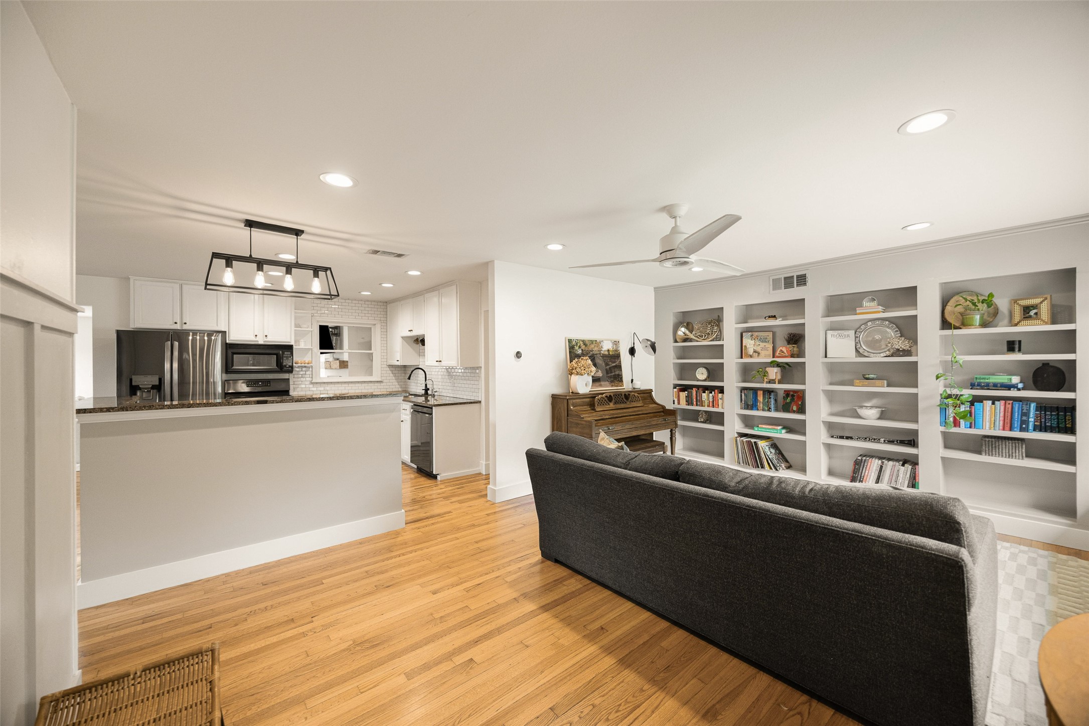 11207 Sinclair Avenue Dallas TX 75218