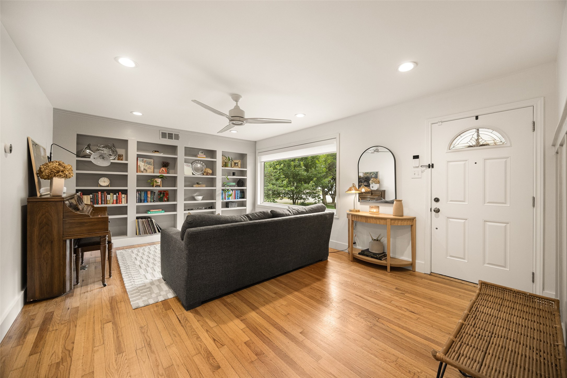 11207 Sinclair Avenue Dallas TX 75218