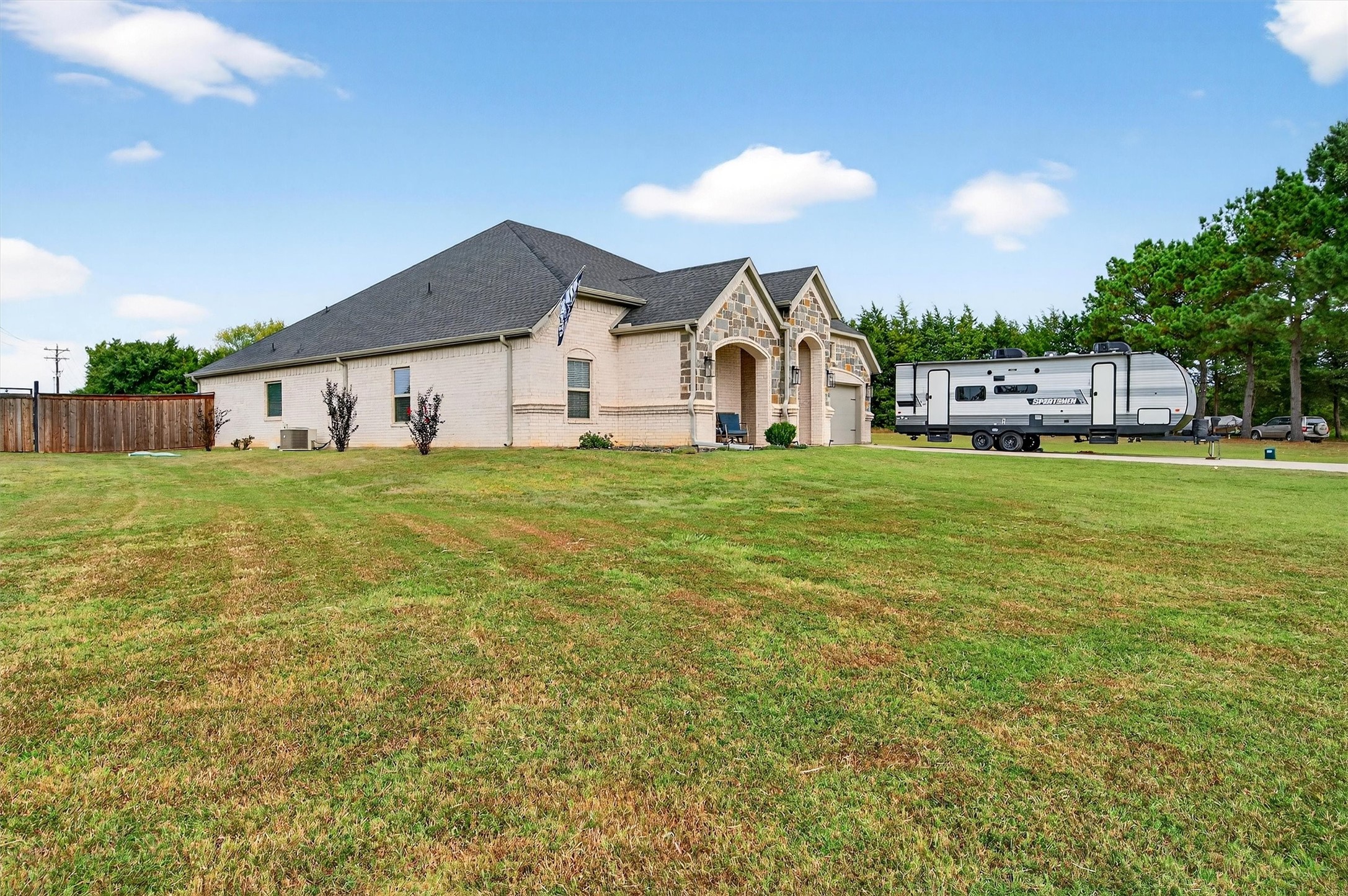 105 Cocopa Cove Lake Kiowa TX 76240