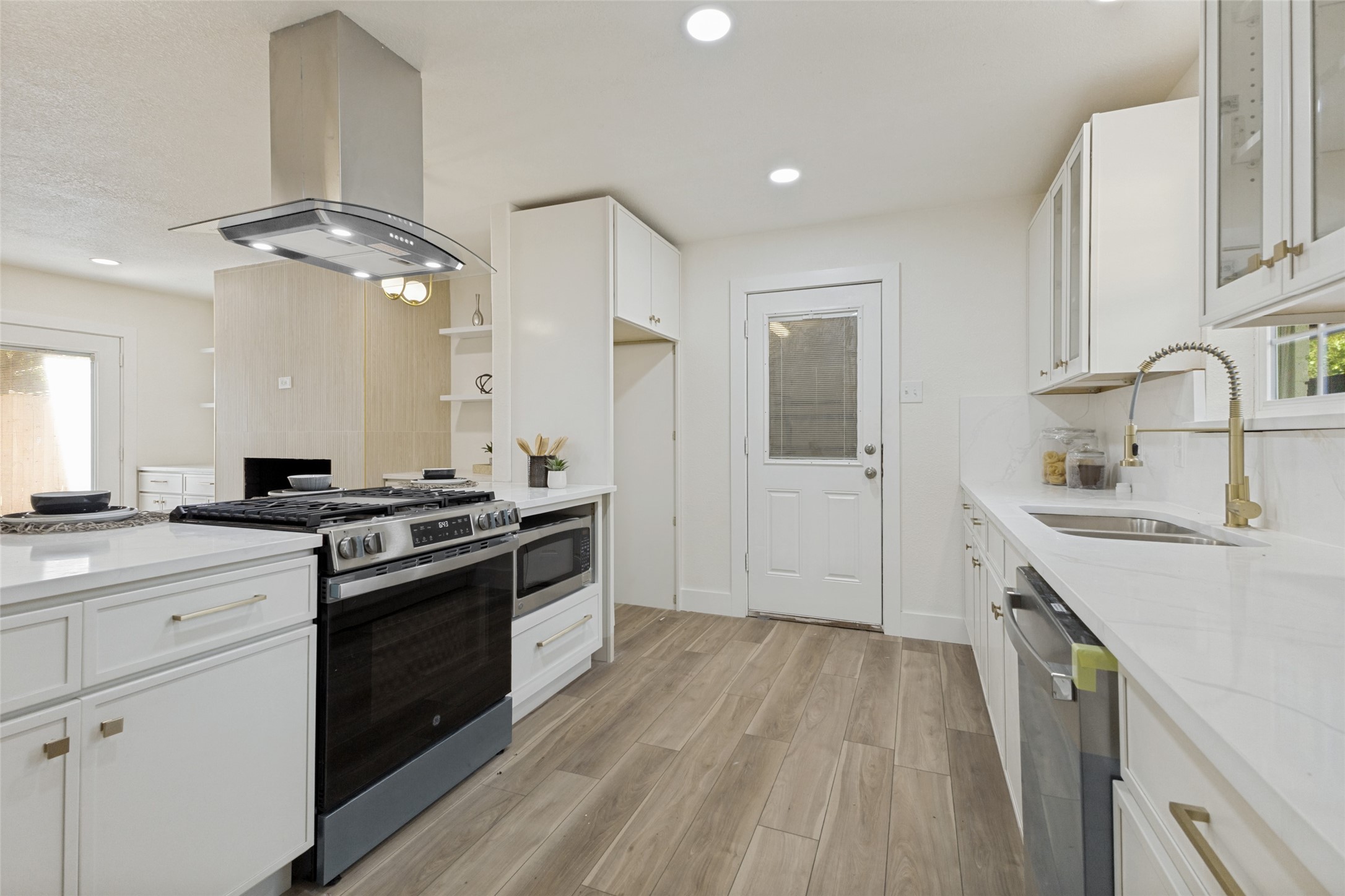 5610 Enchanted Lane Dallas TX 75227