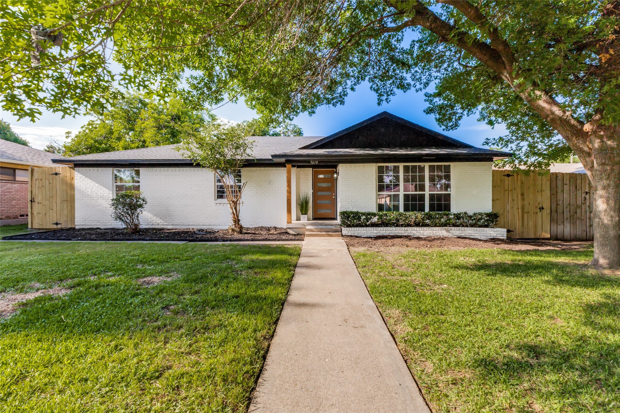 5610 Enchanted Lane Dallas TX 75227