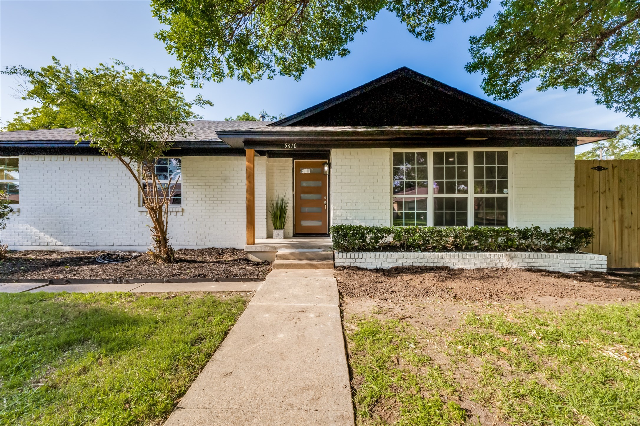 5610 Enchanted Lane Dallas TX 75227