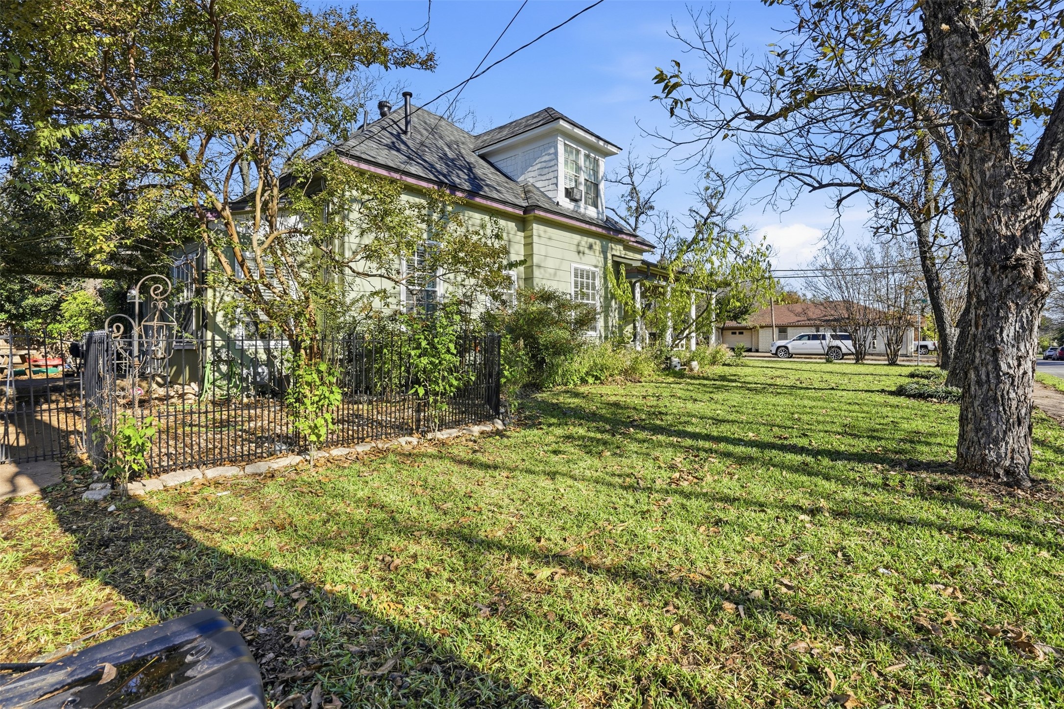 114 S Field Street Cleburne TX 76033