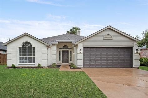 704 Blossomwood Drive Arlington TX 76017