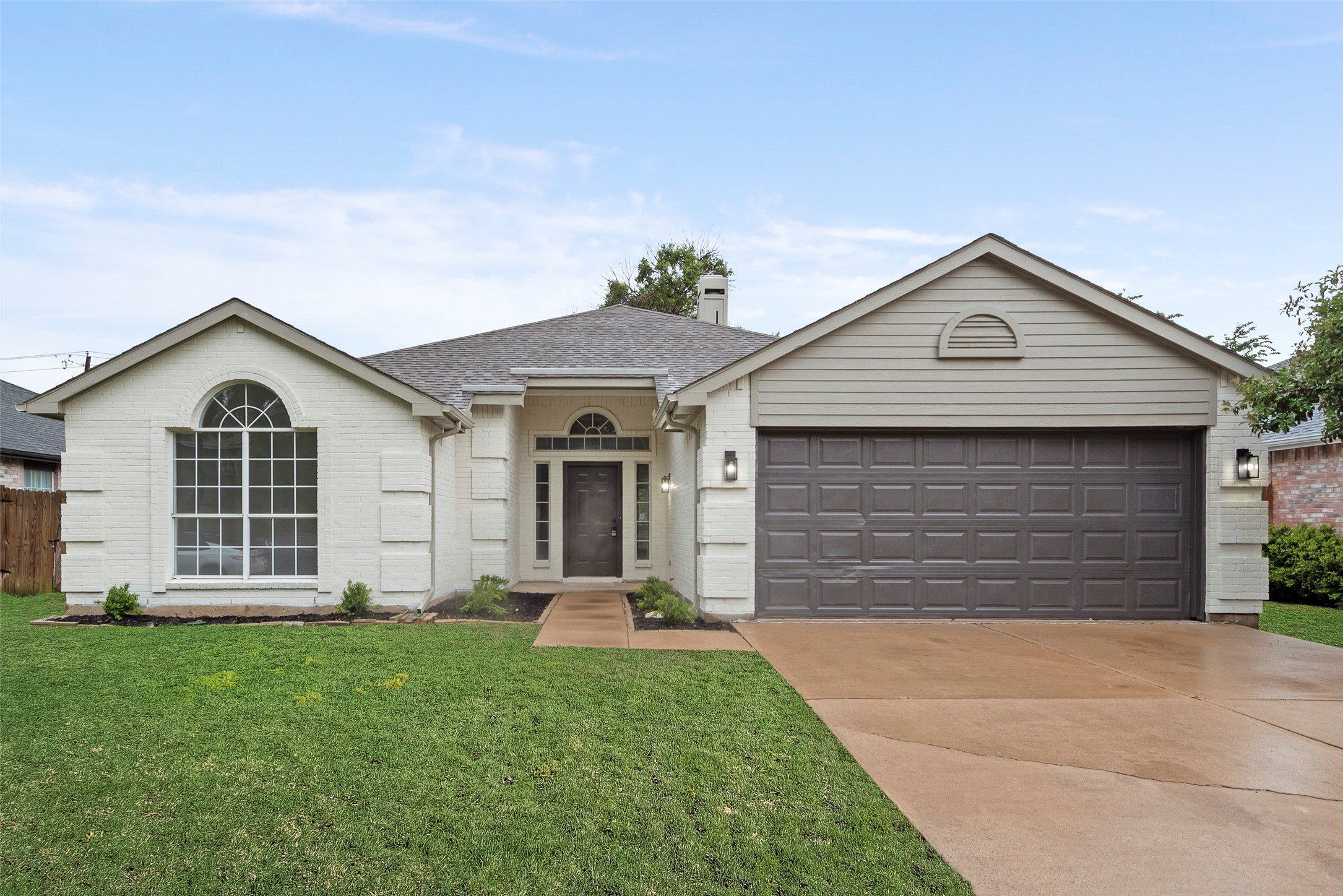 704 Blossomwood Drive Arlington TX 76017