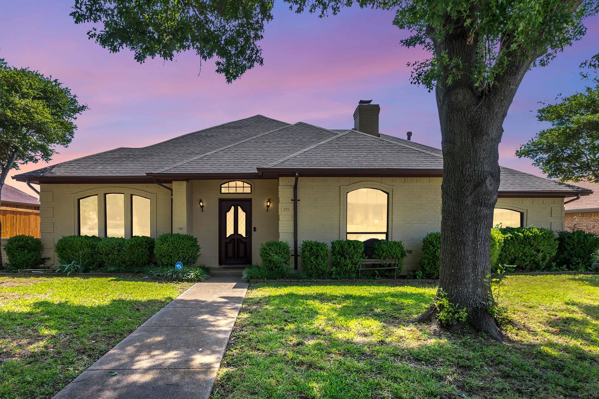 225 Wildwood Drive Desoto TX 75115