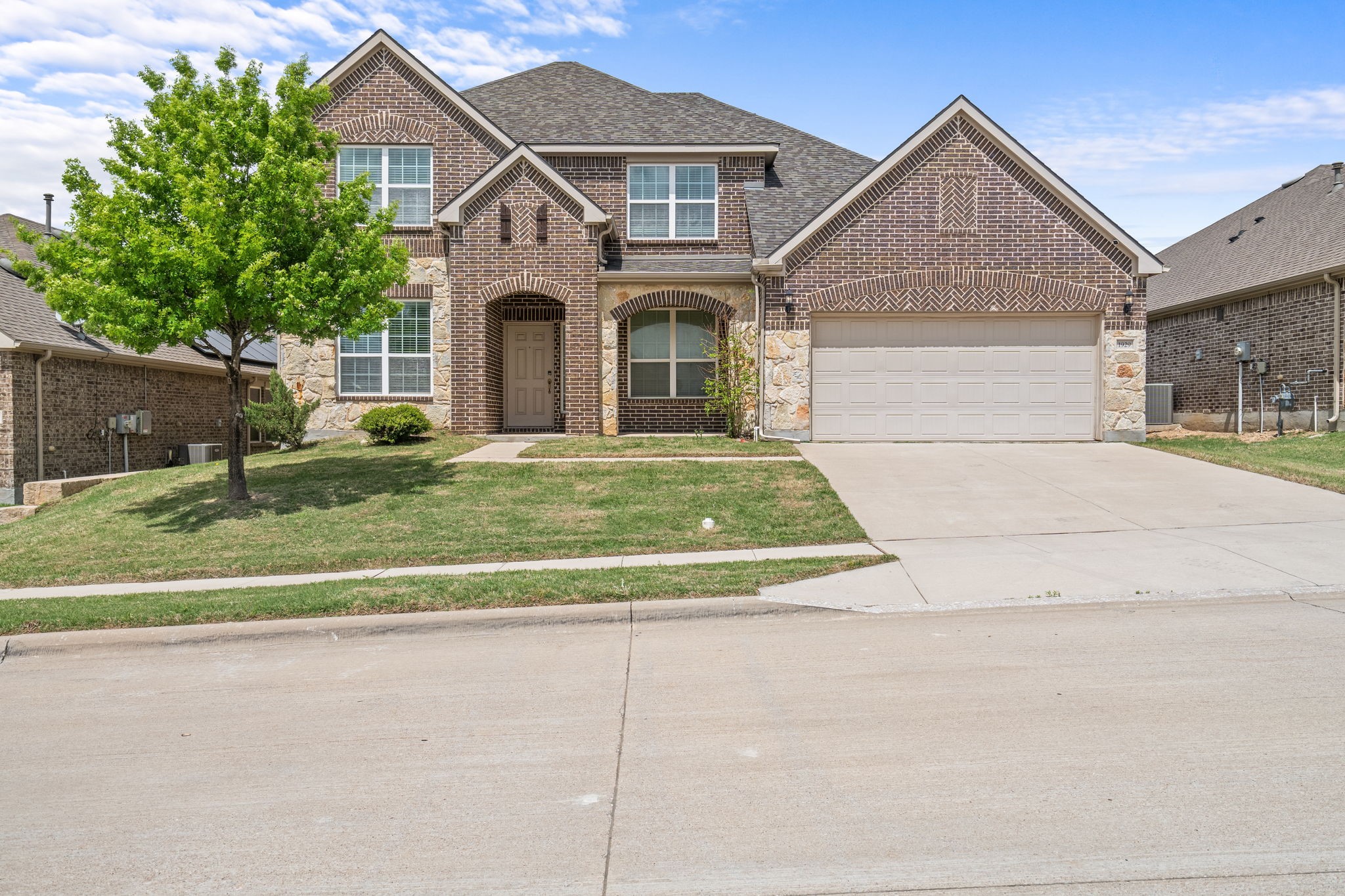 1929 Brahorn Lane Fort Worth TX 76131