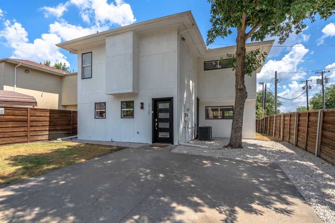 1712 N Prairie Avenue Dallas TX 75204