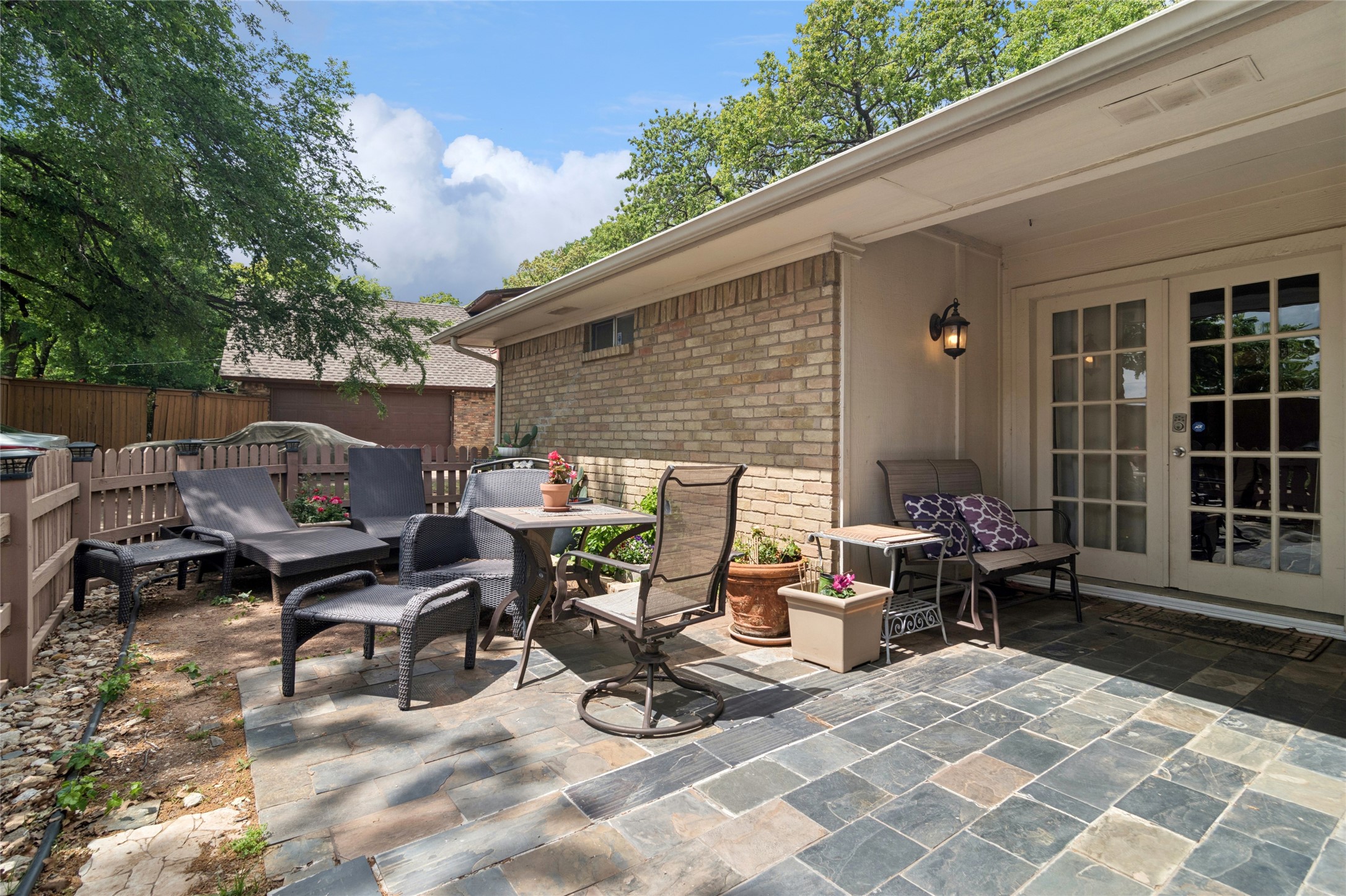 2024 Crooked Creek Lane Arlington TX 76006