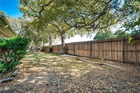 2024 Crooked Creek Lane Arlington TX 76006