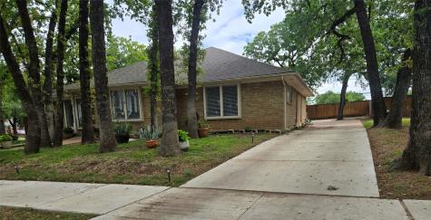 2024 Crooked Creek Lane Arlington TX 76006