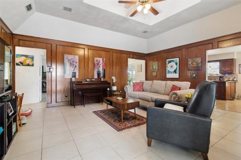 2024 Crooked Creek Lane Arlington TX 76006