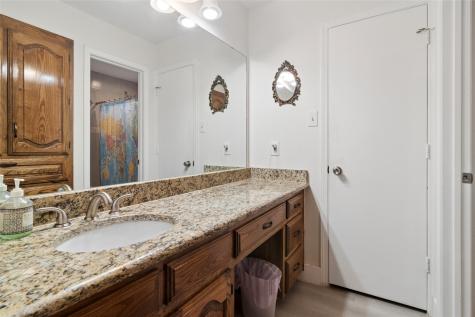 2024 Crooked Creek Lane Arlington TX 76006