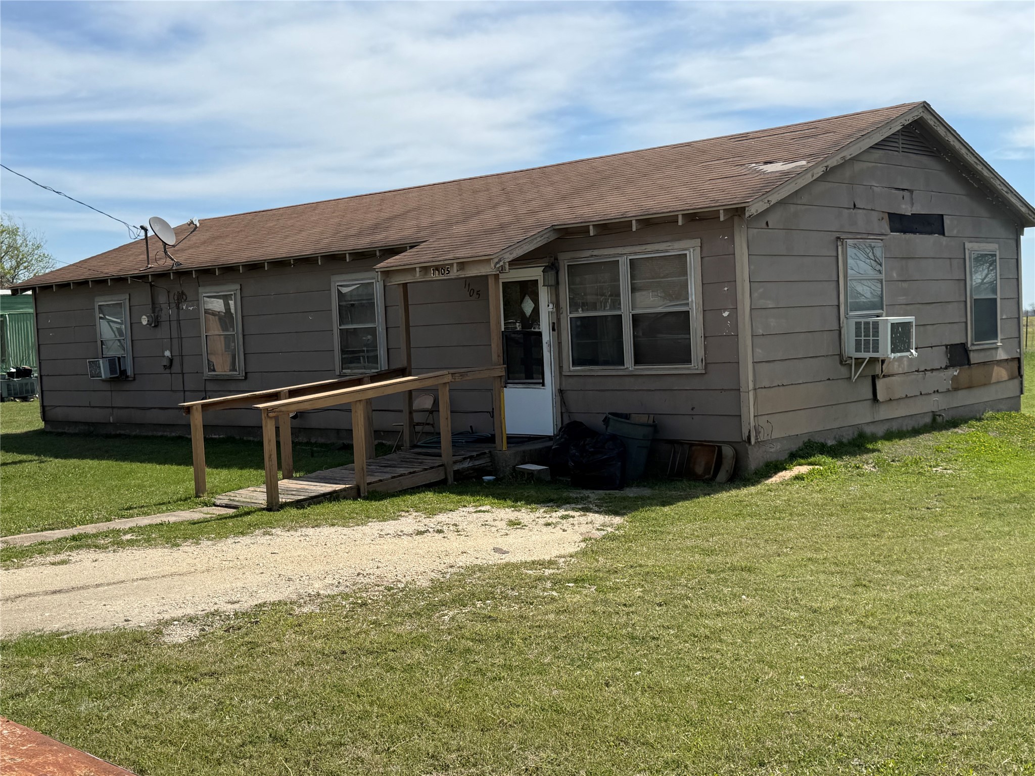 1105 Shabazz Street Milford TX 76670
