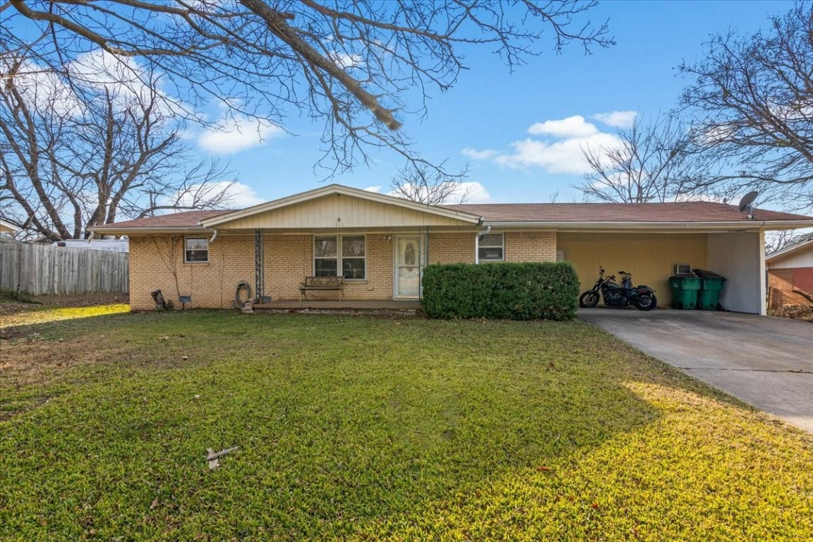 502 W Greenwood Avenue Bowie TX 76230
