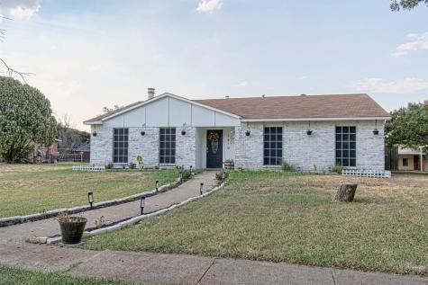 1810 Natchez Court Grand Prairie TX 75052