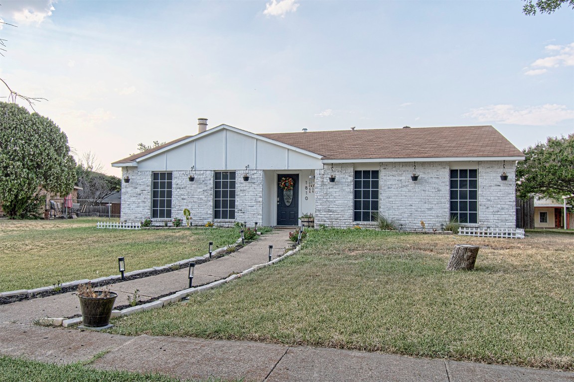 1810 Natchez Court Grand Prairie TX 75052