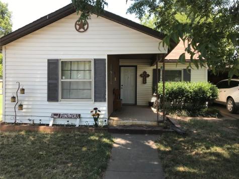 608 N Stratton Street Seymour TX 76380
