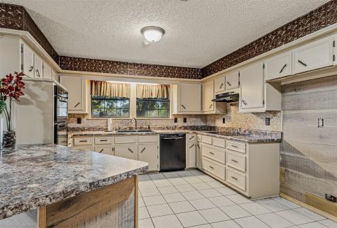 9510 S State Highway 34 Scurry TX 75158