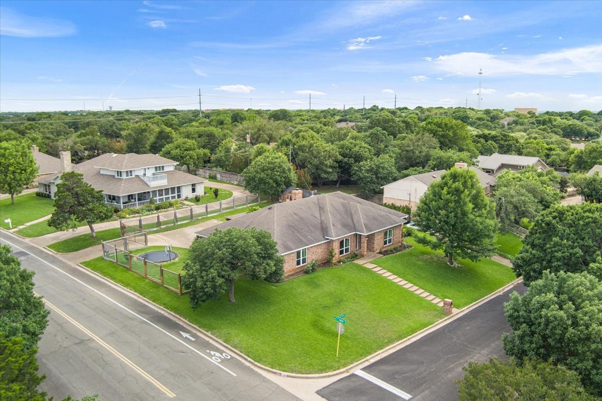 10025 Forest View Drive Woodway TX 76712