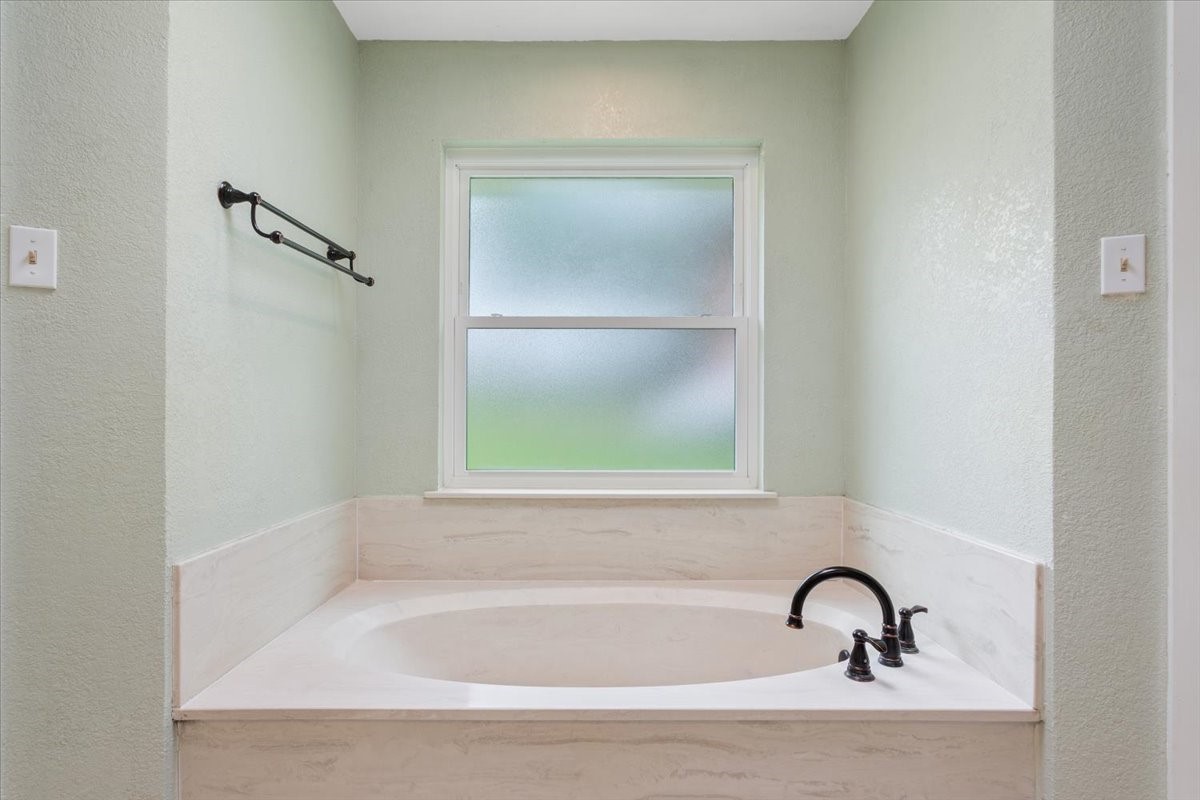 10025 Forest View Drive Woodway TX 76712