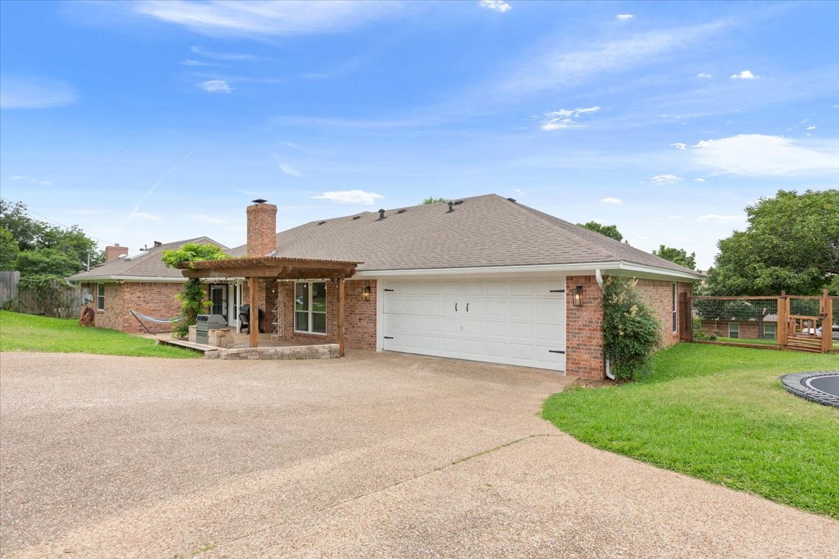 10025 Forest View Drive Woodway TX 76712