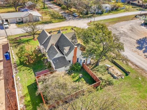 112 S Evans Street Boyd TX 76023