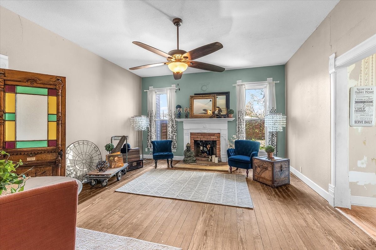 112 S Evans Street Boyd TX 76023