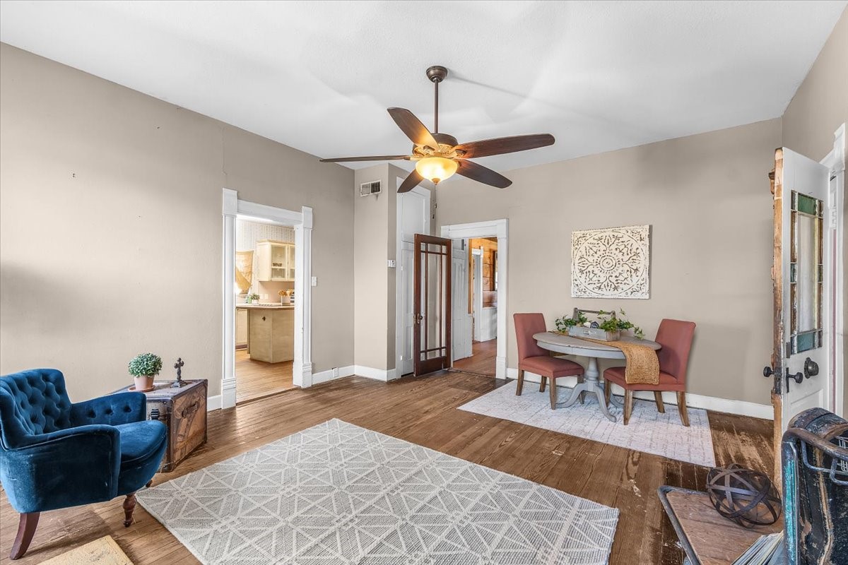 112 S Evans Street Boyd TX 76023