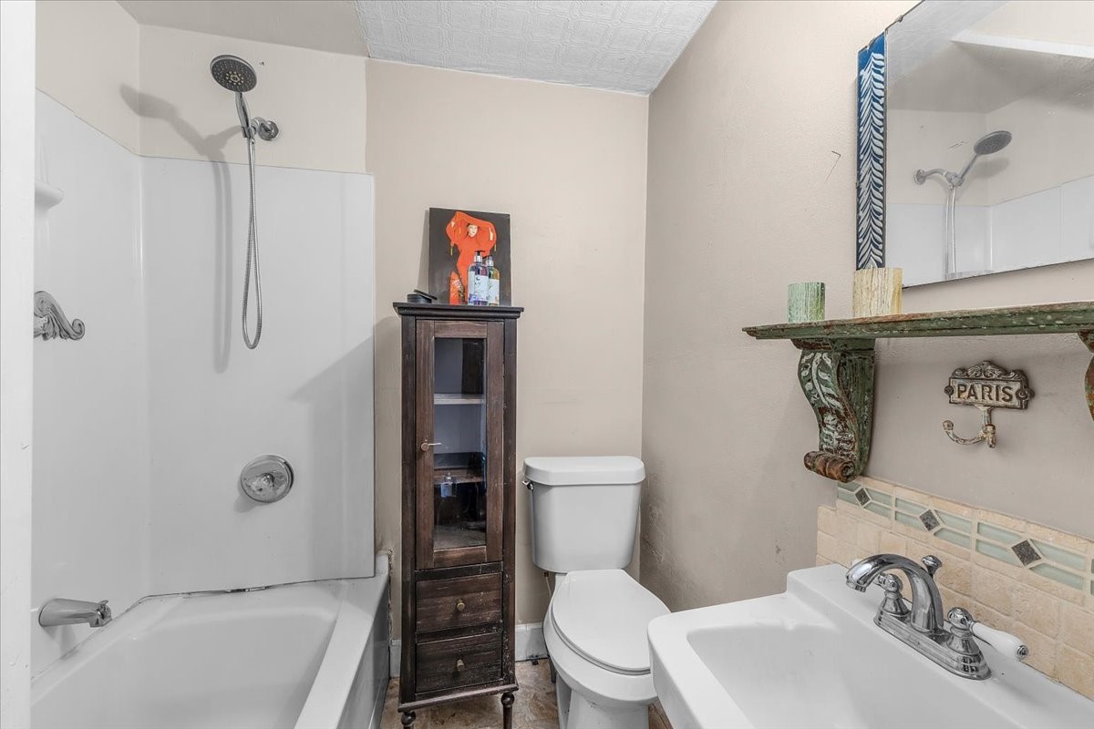 112 S Evans Street Boyd TX 76023