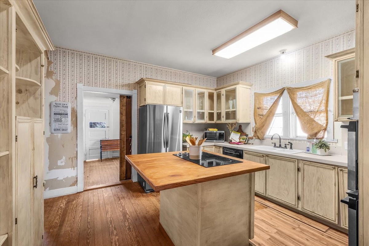 112 S Evans Street Boyd TX 76023