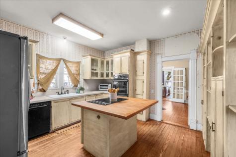 112 S Evans Street Boyd TX 76023