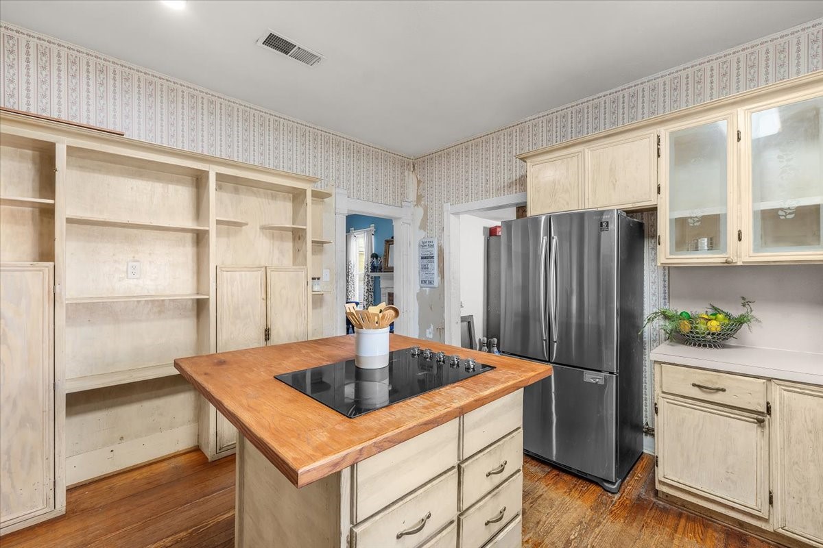 112 S Evans Street Boyd TX 76023