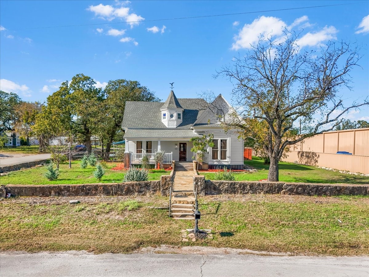 112 S Evans Street Boyd TX 76023