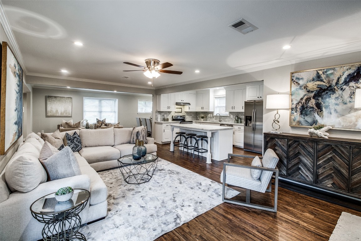 6329 Crestmont Drive Dallas TX 75214