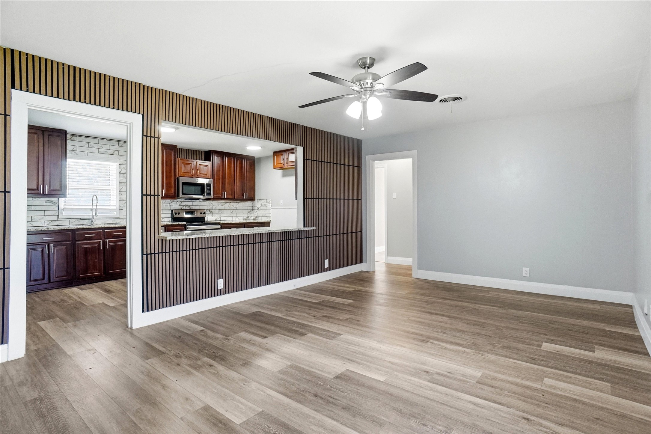705 Vine Street Euless TX 76040
