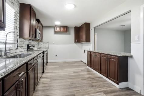 705 Vine Street Euless TX 76040